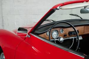 Image 16/50 of Volkswagen Karmann Ghia 1500 (1971)