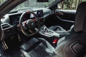 Image 12/14 of BMW M4 Competition xDrive (2024)