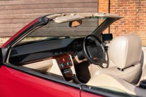 Bild 18/33 von Mercedes-Benz E 220 (1994)