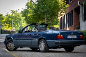 Obraz 5/50 pojazdu Mercedes-Benz 300 CE-24 (1992)