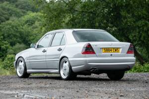 Image 4/48 of Mercedes-Benz C 55 AMG (1998)