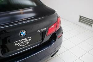 Image 20/24 of BMW 550i (2012)