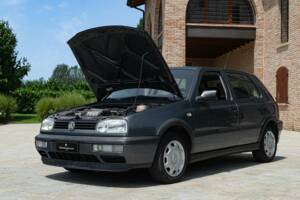 Bild 39/45 von Volkswagen Golf IV 1.6 (1997)