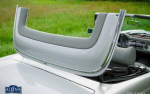 Image 38/49 of Mercedes-Benz 230 SL (1964)