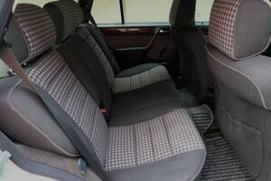 Imagen 19/75 de Mercedes-Benz E 280 T (1994)