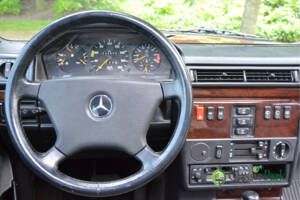 Immagine 21/49 di Mercedes-Benz 230 GE (SWB) (1993)