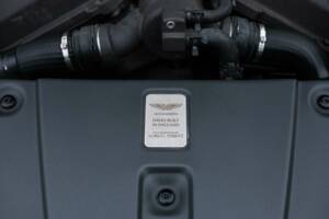 Imagen 32/46 de Aston Martin V12 Zagato (2011)