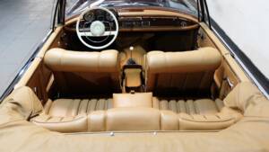 Bild 26/34 von Mercedes-Benz 220 SE b (1963)