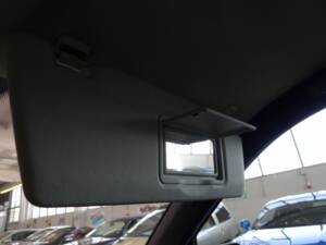 Image 17/33 of Mercedes-Benz E 230 (1995)
