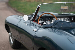 Image 9/21 of Jaguar E-Type 3.8 Flat Floor (1961)