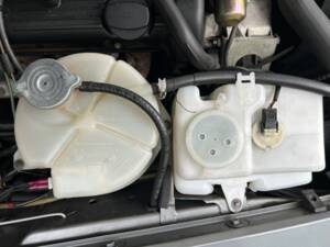 Image 32/36 of Mercedes-Benz 560 SL (1989)
