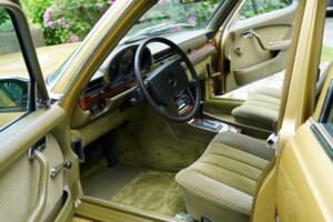 Imagen 2/19 de Mercedes-Benz 350 SE (1977)
