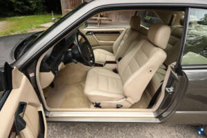 Bild 9/74 von Mercedes-Benz E 320 (1994)