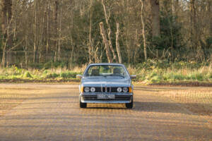 Image 2/17 of BMW 635 CSi (1982)