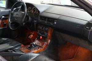 Image 31/36 of Mercedes-Benz 300 SL-24 (1993)