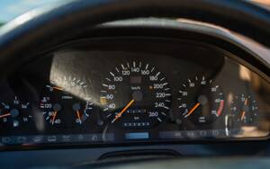 Image 32/44 de Mercedes-Benz 500 SL (1990)