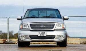 Image 6/50 of Ford F-150 SVT Lightning (2002)