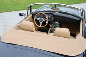 Afbeelding 25/50 van MG MGB (1973)
