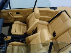Bild 12/15 von BMW 320i (1988)