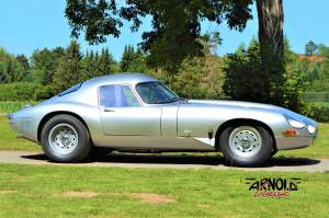 Image 8/31 de Jaguar E-Type (1968)