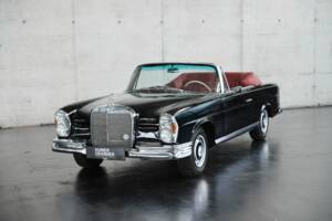 Image 13/50 of Mercedes-Benz 220 SE b (1962)