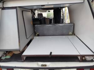 Image 25/50 of Volkswagen T3 Westfalia 1.6 TD (1985)