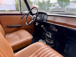 Image 13/24 of Alfa Romeo Giulia 1300 Super (1972)