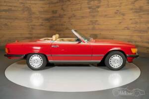 Bild 9/19 von Mercedes-Benz 560 SL (1988)