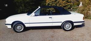 Image 23/55 of BMW 320i (1991)