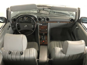 Imagen 24/36 de Mercedes-Benz 380 SL (1984)