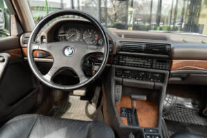 Image 25/34 of BMW 750iL (1989)
