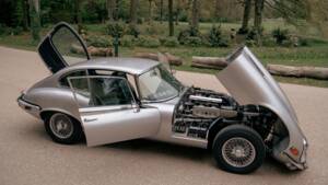 Bild 72/81 von Jaguar E-Type V12 (2+2) (1971)