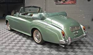 Image 8/50 de Bentley S3 Mulliner Park Ward DHC (1963)