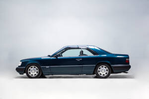 Image 5/29 de Mercedes-Benz E 320 (1995)