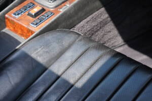 Image 20/27 of Mercedes-Benz 500 SLC (1980)
