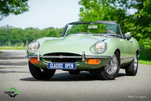 Image 25/60 de Jaguar E-Type (1969)