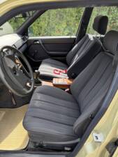 Bild 10/19 von Mercedes-Benz 200 D (1984)