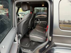 Immagine 17/28 di Mercedes-Benz G 500 (LWB) (2018)