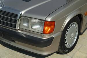 Image 17/50 of Mercedes-Benz 190 E 2.3-16 (1985)