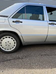 Bild 7/41 von Mercedes-Benz 190 E 2.0 (1992)