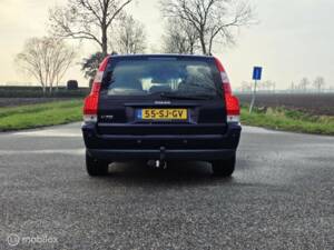 Imagen 10/32 de Volvo V 70 2.4 (2006)