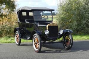 Image 3/41 of Ford Model T Touring (1925)