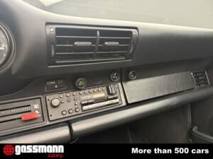 Image 13/15 of Porsche 911 Carrera 3.2 (WTL) (1986)