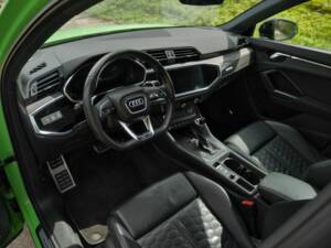 Bild 38/45 von Audi RS Q3 (1900)
