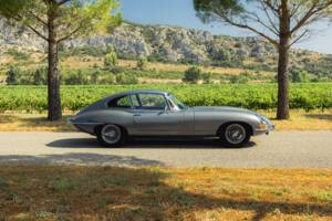 Image 3/20 de Jaguar Type E (2+2) (1967)