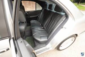 Image 17/98 de Mercedes-Benz E 50 AMG (1996)