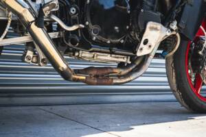 Image 36/50 of Kawasaki GPX 750R (1987)