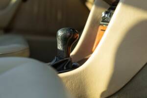 Bild 36/50 von Mercedes-Benz 200 CE (1992)