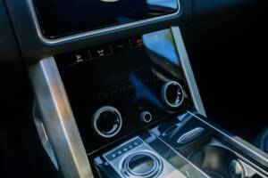 Bild 31/50 von Land Rover Range Rover V8 Armoured (2022)