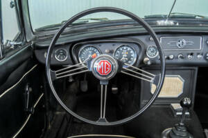 Afbeelding 8/50 van MG MGB (1968)